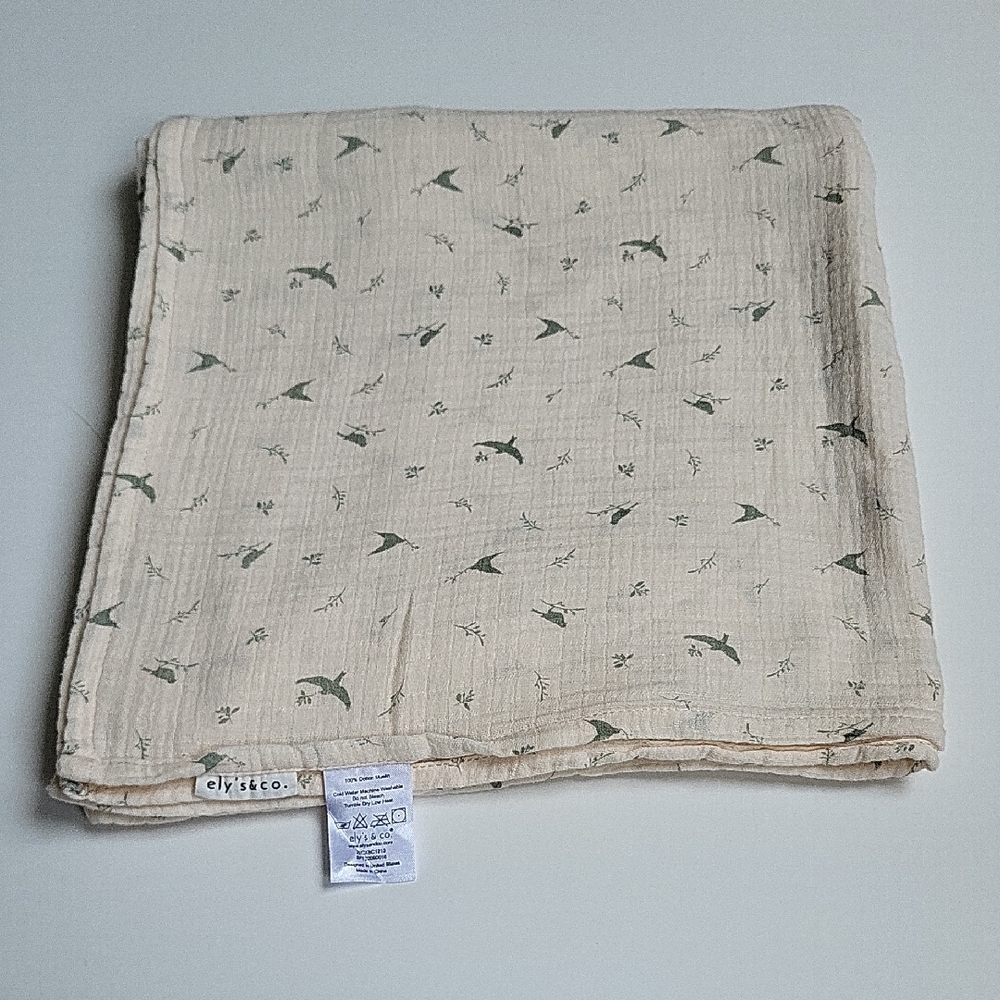 Ely's & Co. Cream Baby Blanket with Green Bird Print